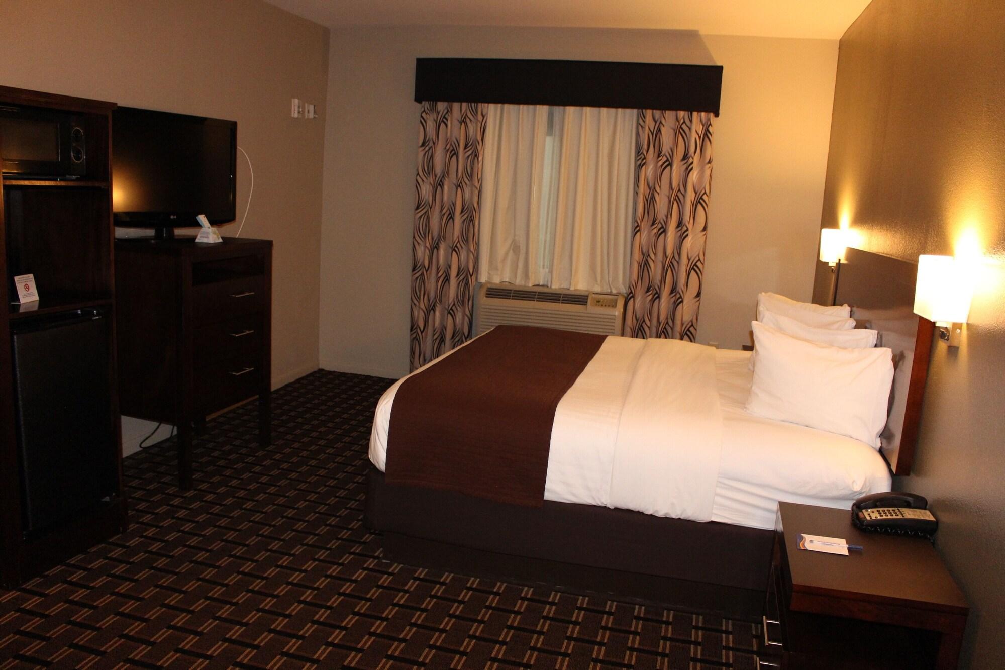 Hotel Baymont By Wyndham Columbus Esterno foto