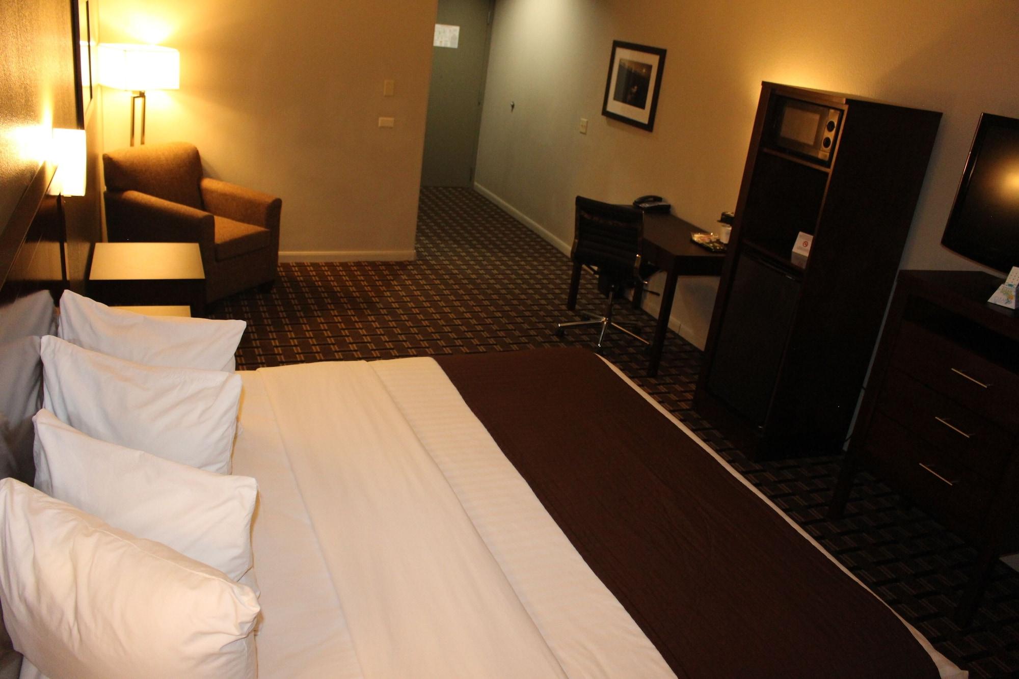 Hotel Baymont By Wyndham Columbus Esterno foto