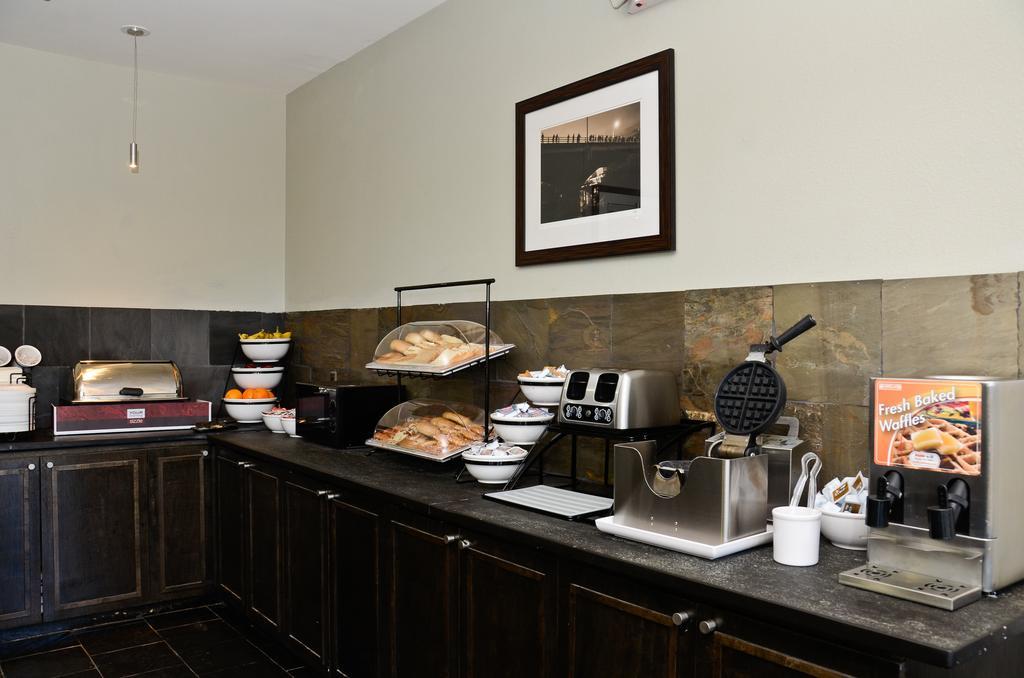 Hotel Baymont By Wyndham Columbus Esterno foto