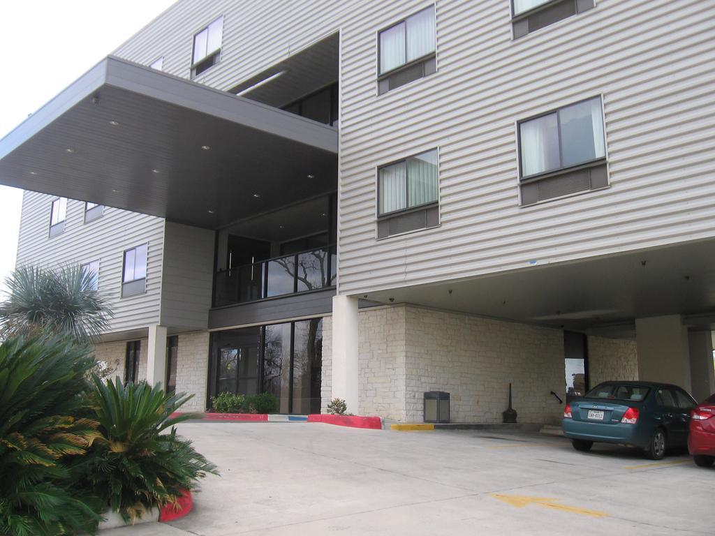 Hotel Baymont By Wyndham Columbus Esterno foto