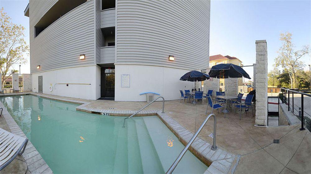 Hotel Baymont By Wyndham Columbus Esterno foto