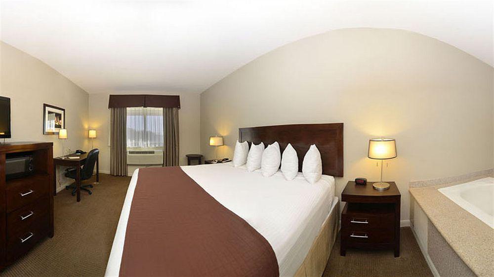 Hotel Baymont By Wyndham Columbus Esterno foto